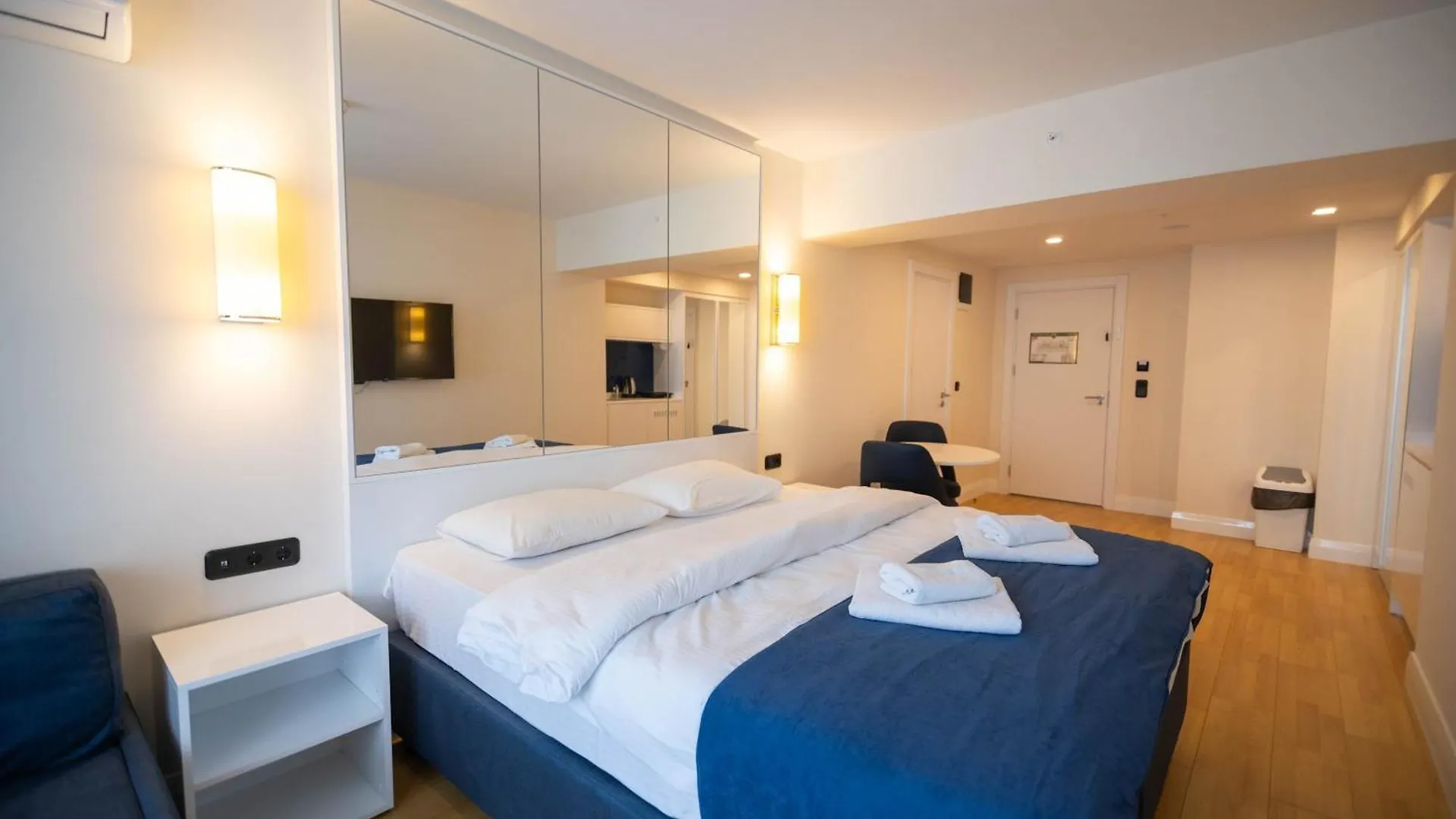 Bright Studio With Sea Views - By Wehost Batumi Georgia